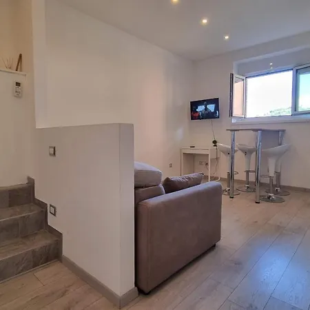 Crispi 85 - Air Conditioner - Teatro Rossetti Apartment Trieste